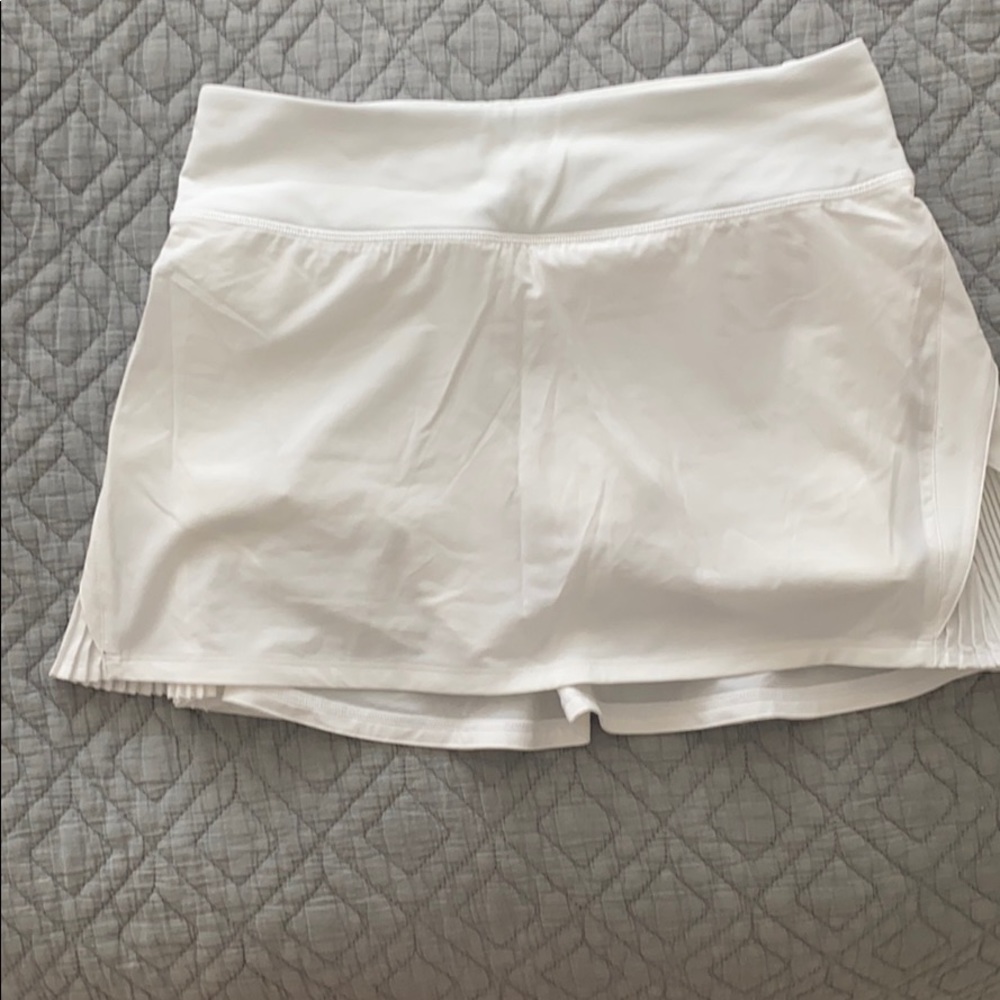 NEVER BEEN WORN white lululemon skirt!